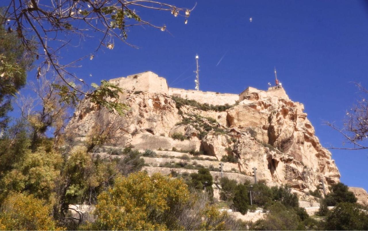 Orillas Del Castillo Alicante Bagian luar foto